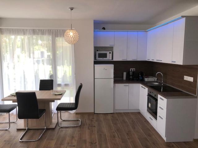 Nella Apartman Apartment Сиофок Екстериор снимка