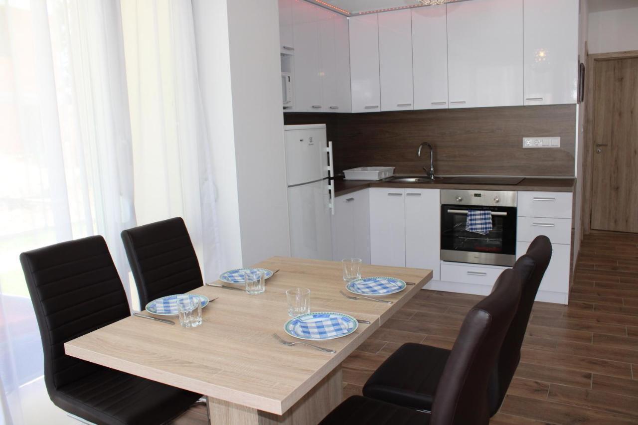 Nella Apartman Apartment Сиофок Екстериор снимка