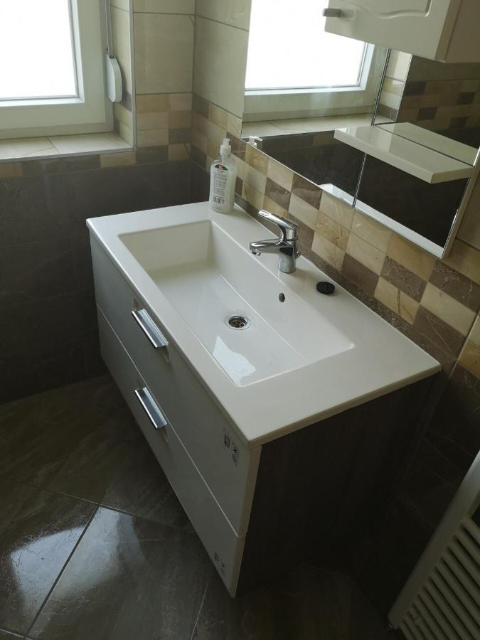 Nella Apartman Apartment Сиофок Екстериор снимка